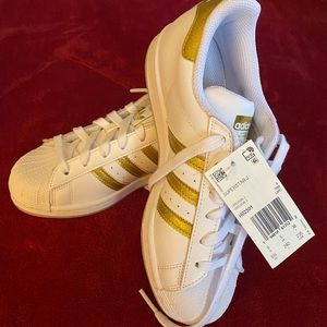 Adidas SUPERSTAR J
5 1/2